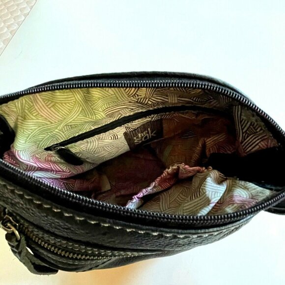 The Sak Black Genuine Leather Crossbody Bag With Multi-Color Interior Lining & Z - Picture 4 of 12